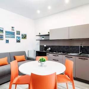 https://lianora-apartment.it-lombardy.com
